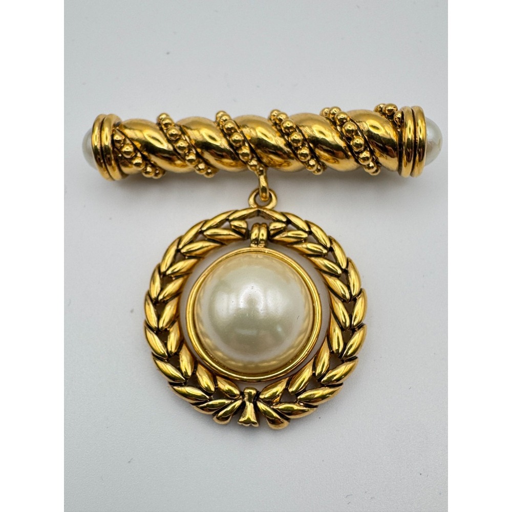 Vintage Brooch Bar Gold Tone Pearl Drop  Pin Dangle Wreath Pendant Style 1980s